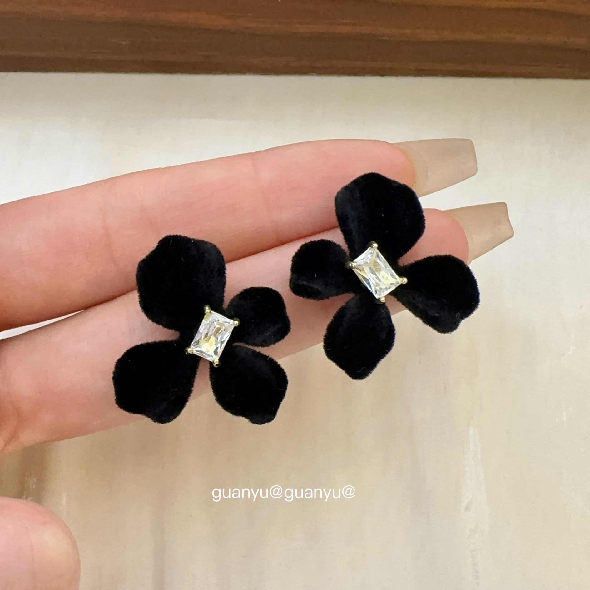 

Элегантные серьги-пусеты с цирконом в виде цветка - Нишевый стиль для женщин, Универсальные для осени и зимы