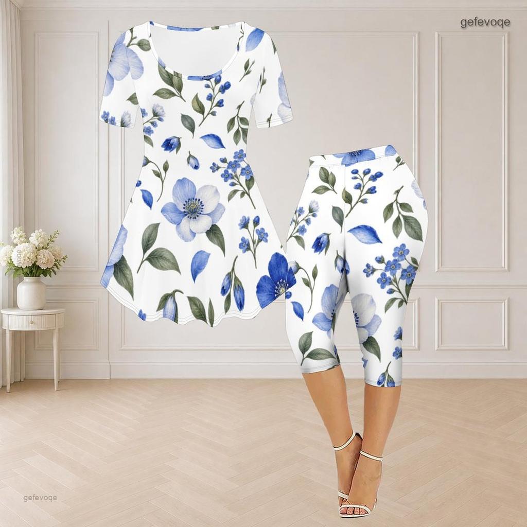 Women Plus Size Round Neck Short Sleeve Blue Floral Printed Flared Top And Capri Pants Two Piece Pajama Set