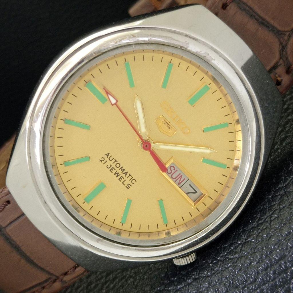 JAPAN VINTAGE SEIKO 5 AUTOMATIC 7019A MENS GOLDEN COLOR DIAL WATCH a701912-5 R207-a701912