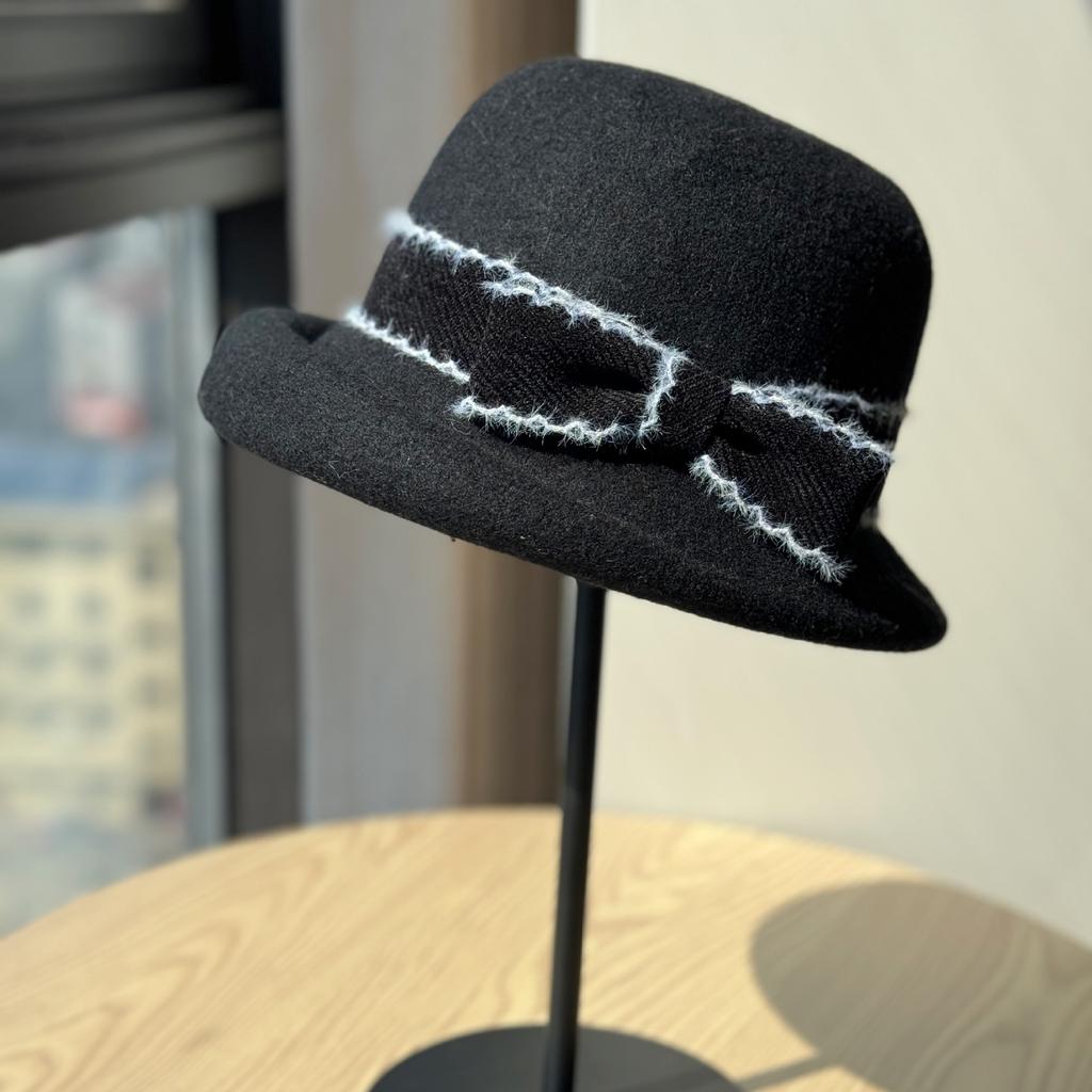 High-End Fischerhut Damenmode Herbst und Winter Gesicht Zeigender Kleiner Beckenhut mit Ausländischer Tochter Filzhut Trend