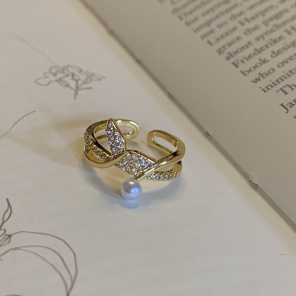 Vintage Exquisite Pearl Mermaid Ring Unique Aesthetic For Fashionable Women Great For Giving Gift
