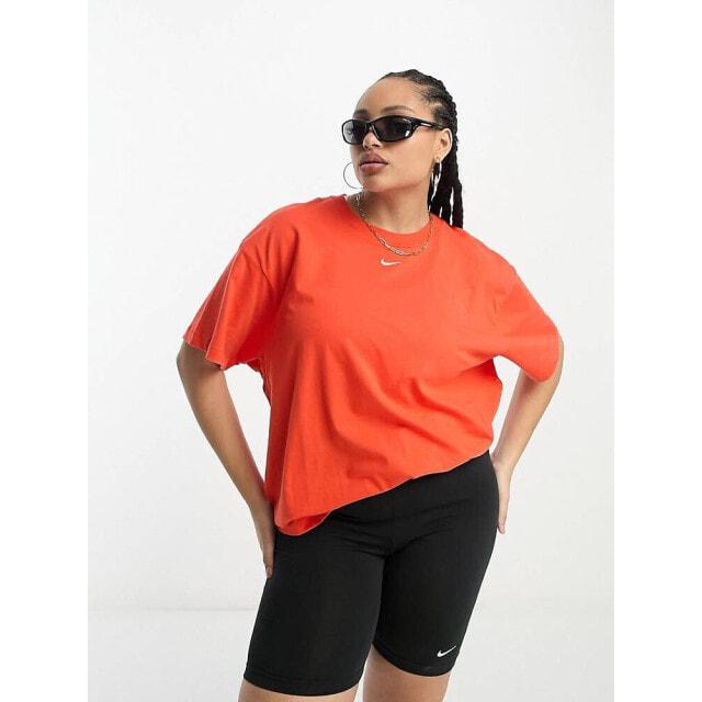 

Красная футболка Nike Plus Essential