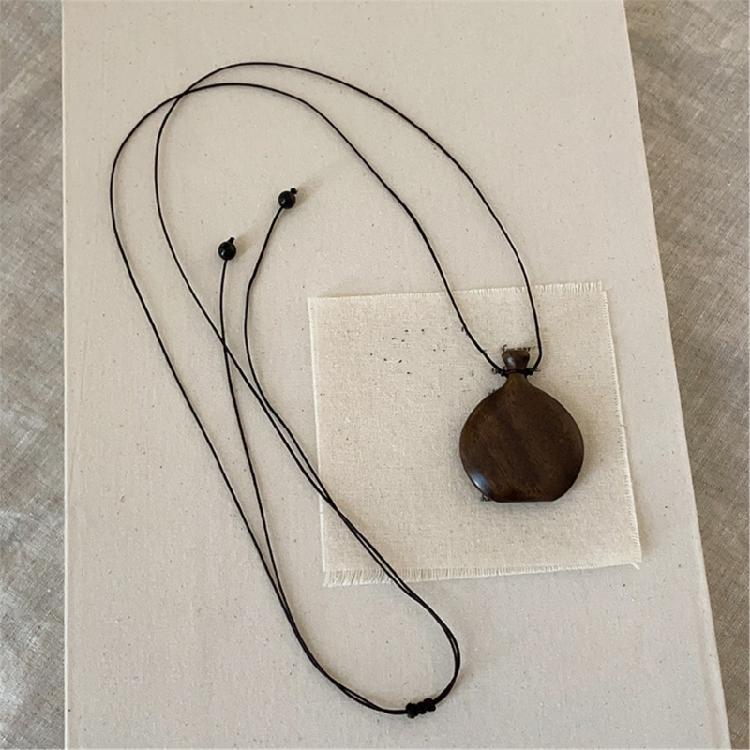 Traditional Chinese Style Wood Pendant Necklace with Sliding Knot Unique Flask Necklace Suitable for Adjustable Fit