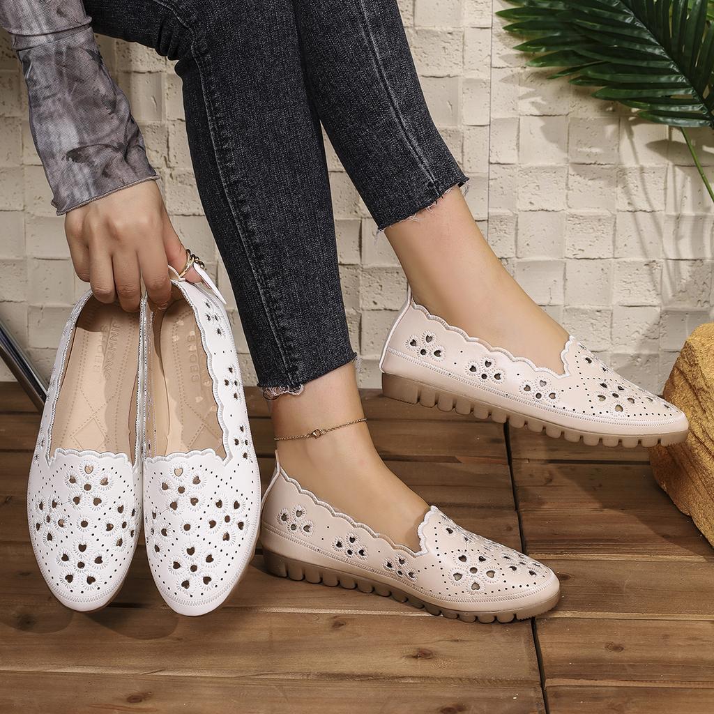 Fashion 2025 New Women Flat Loafers Summer Lady Hollow Out Women Shoes Soft Leather Round Toe Flat Sneakers Women Zapatos De Mujer