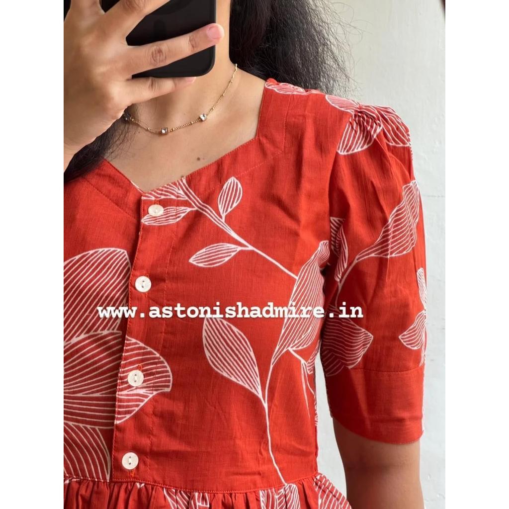 Krásné červené květinové midi šaty Indický Bollywood Etnický Kurta Set