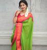 Vakker Golden Jari med ny design Soft Lichi Silk Saree