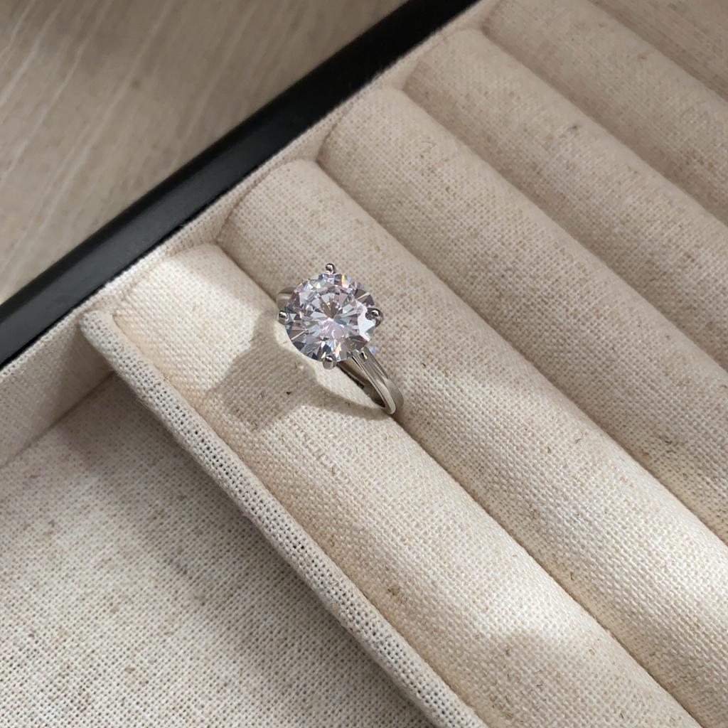 Autumn And Winter Natural 5A Zircon Personality Classic Sparkling Exquisite Versatile Stud Earrings Women