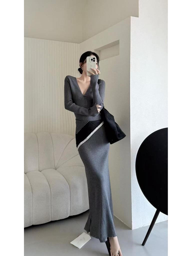 French High-End Ribbed V-Neck Knit Dress - Autumn/Winter Light Mature Slimming Bodycon Style