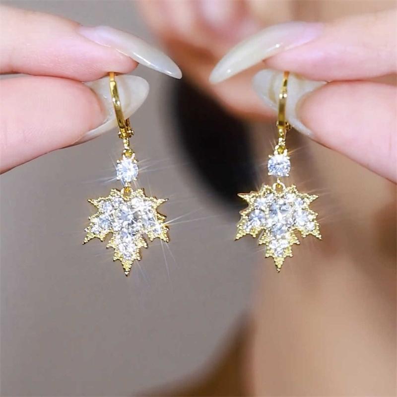 Neues Design Rote Zirkon Ahornblatt Creolen für Damen Leichter Luxus Kristall Blatt Quaste Ohrringe Herbst Winter Charme Schmuck