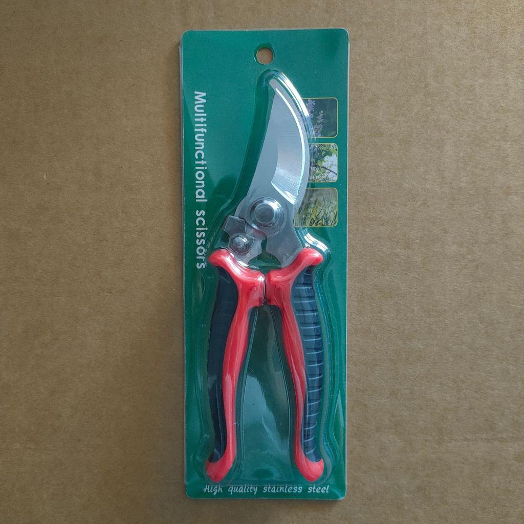 Heavy-Duty Garden Pruning Shears for Thick Tree Branches
