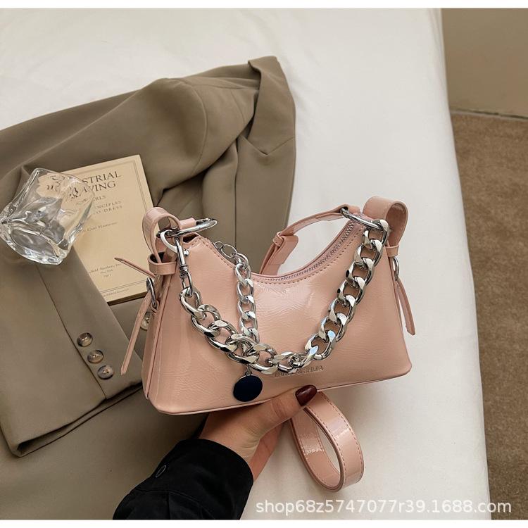 2025 Spring New Chain Crescent Bag French Niche Commuter Crossbody Bag Commuter Women's Shoulder Bag