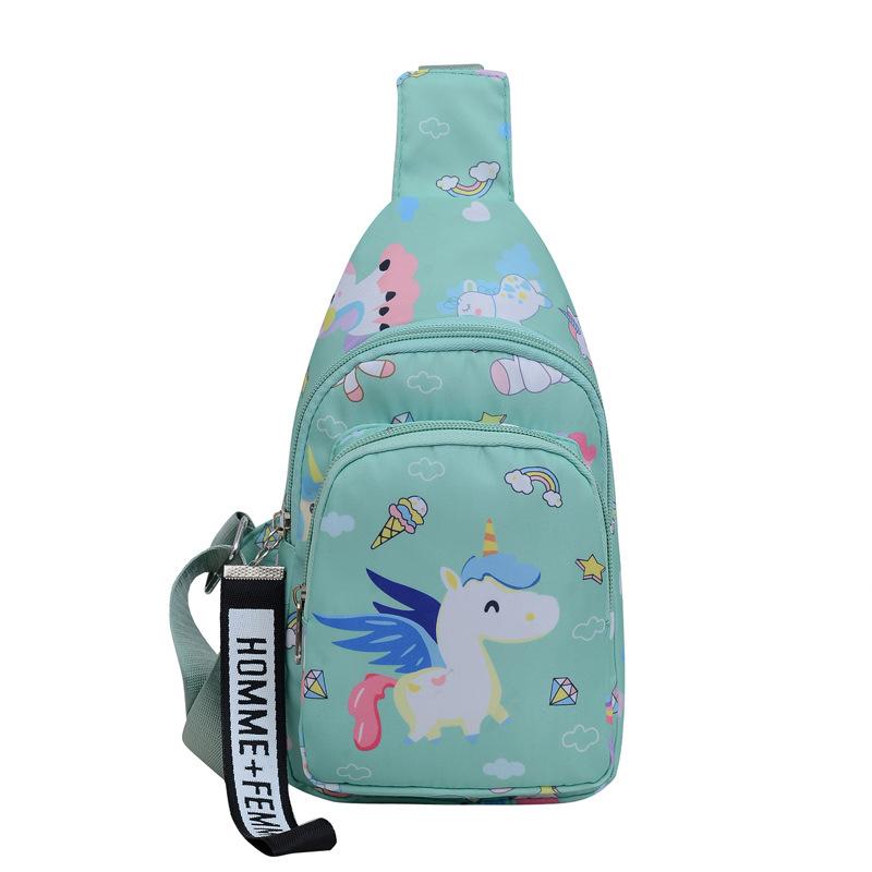 

2025 новая детская сумка милый мультяшный портативный мужской и женский детский плечевой рюкзак модный повседневный дорожный нагрудный рюкзак зелёный