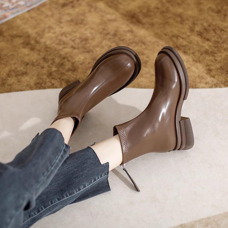 Leather brown short boots women's 2025 new spring and autumn single boots flat bottom super fire advanced Martin boots thin boots