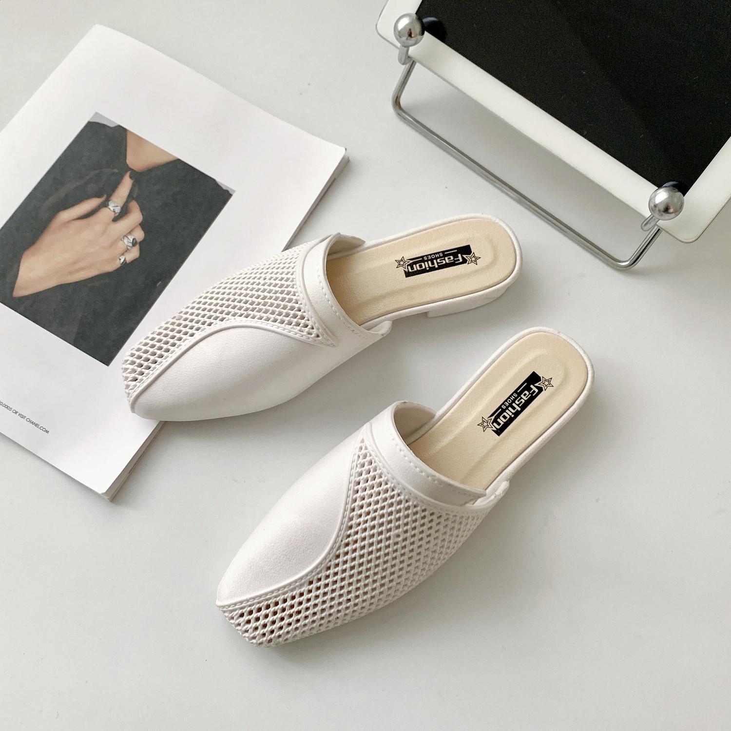 

Летняя домашняя обувь для женщин 2024 года, белые домашние женские тапочки, черные сандалии, шлепанцы, мюли для дома на низком каблуке, дизайнерская распродажа F Trend из ПВХ 36