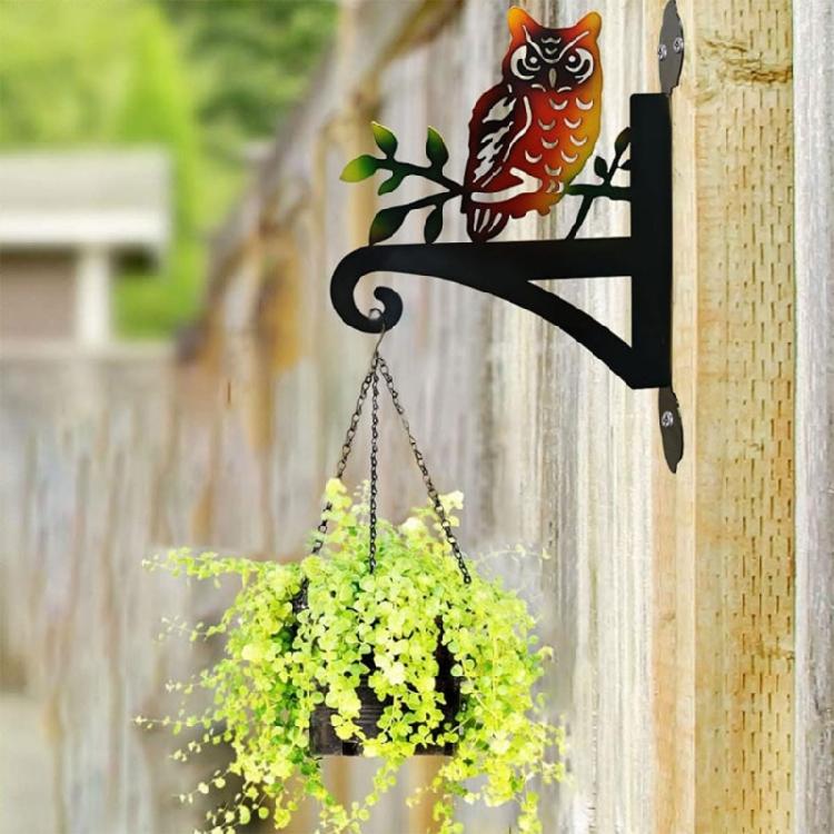 Iron Owl Design Plant Hangers Bracket Outdoor Indoor Wall Plant Hook Metal Bird Feeder Hangers for Planter Wind Chime