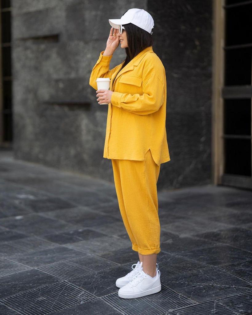 2025 Autumn Women's Two-Piece Set: Loose Solid Color Lapel Shirt & Nine-Point Trousers