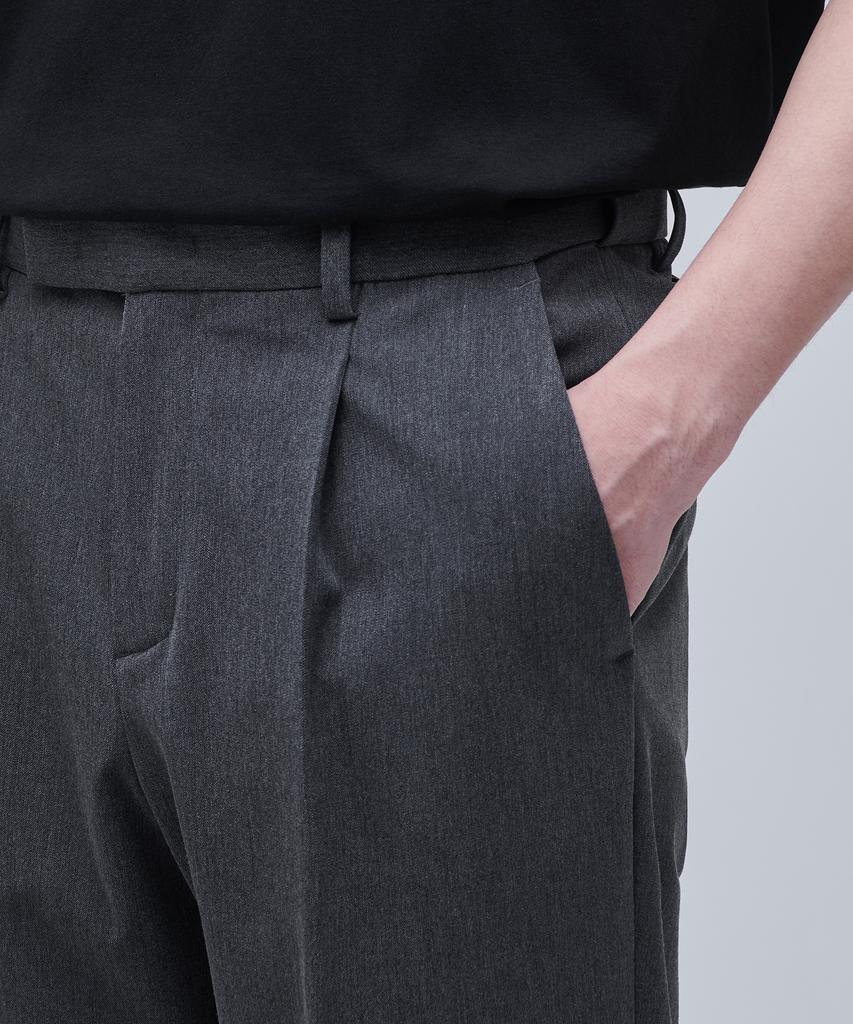 MUSINSA STANDARD Recycled One-Tuck Relaxed Tapered Hidden Banding Crop Slacks [Medium Grey]