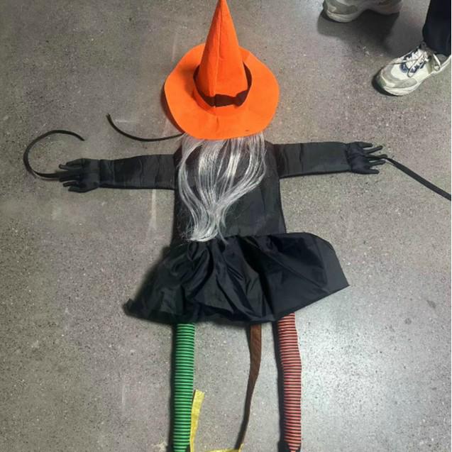 Halloween Tree-Hugging Witch Decoration: Outdoor Hanging Ornament