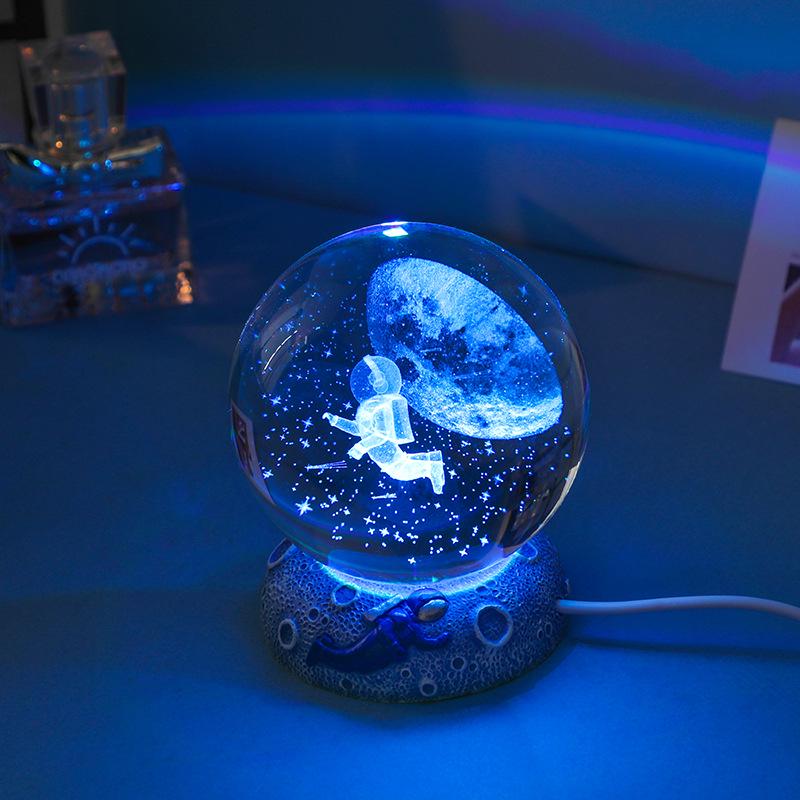 

3D Carved Crystal Ball Dolphin Night Light Ornament - USB Desktop Decoration and Birthday Commemorative Gift 6cm Single Ball