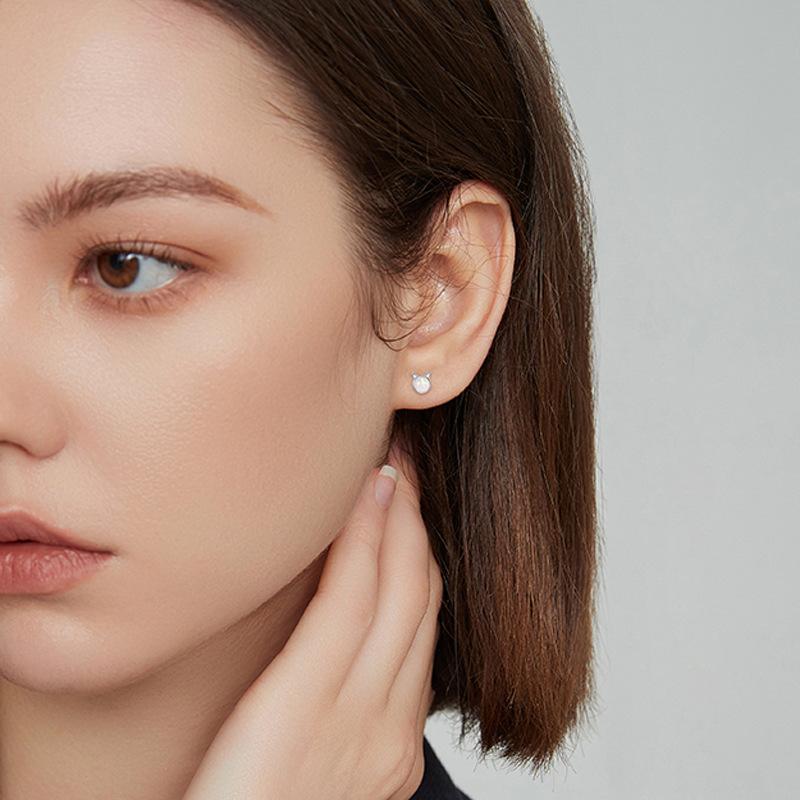 Ohrringe aus S925er Silber, plattiert, Mode aus Europa und den Vereinigten Staaten, neue Opal-Ohrringe, einzigartige, niedliche Opalstein-Kätzchen-Ohrringe