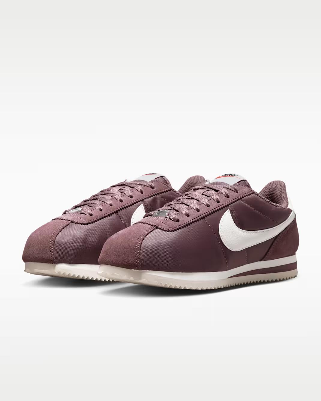 DZ2795-502 Nike Cortez Текстиль Тату Черный Безопасный Оранжевый (Женский) 10W