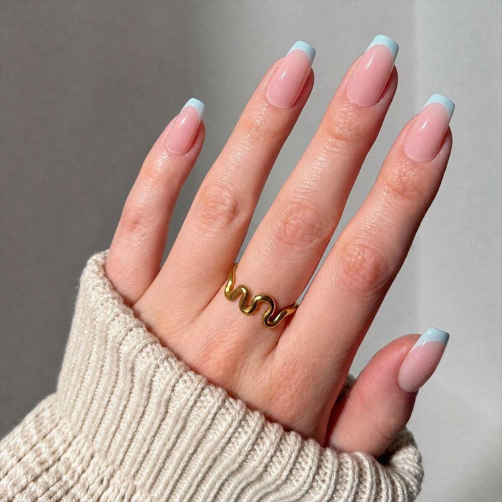 Hochwertige tragbare künstliche Nägel im Mandel-Nude-French-Stil – mittellange und lange Nagelspitzen