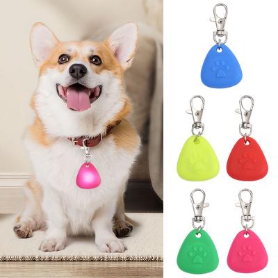 Lampe de sécurité LED triangulaire en silicone pour chien et chiot, idéale pour la marche nocturne ou la randonnée en plein air