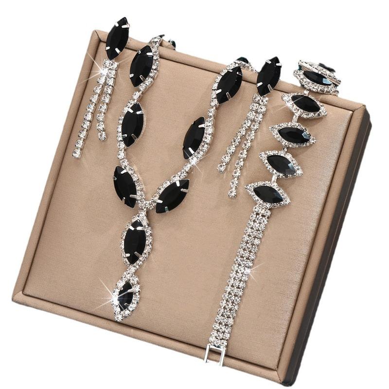 Women's jewelry evening dress accessories 3-piece set: bracelet, necklace, and earrings