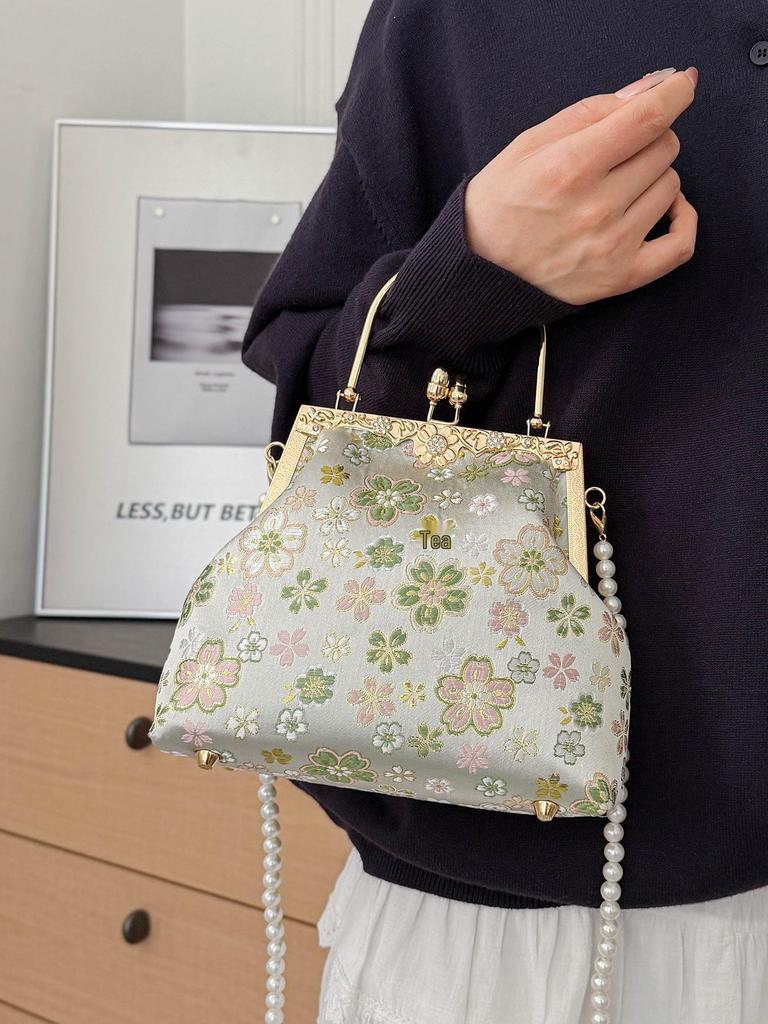 2026 Embroidered Clasp Shell Bag: Niche Design Evening Chain Shoulder & Crossbody Bag for Women