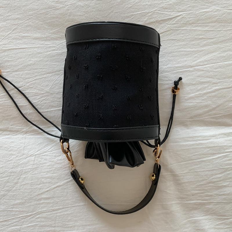 

Bucket bag 2025 new Korean version niche women s bag cylindrical shoulder bag trendy retro contrasting color messenger bag