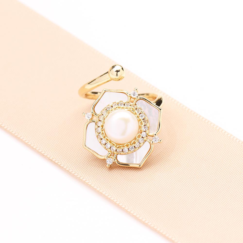 

Elegant High-Grade Natural Fritillary Freshwater Pearl Camellia Ring Gold-Plated With Diamonds Versatile Adjustable Size Ring Adjustable opening золотий