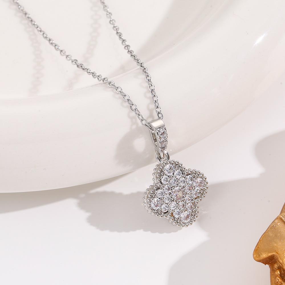 Elegant Gold-Plated Chinese-Style Four-Leaf Clover Necklace with Imitation Hetian Jade Pendant for Women