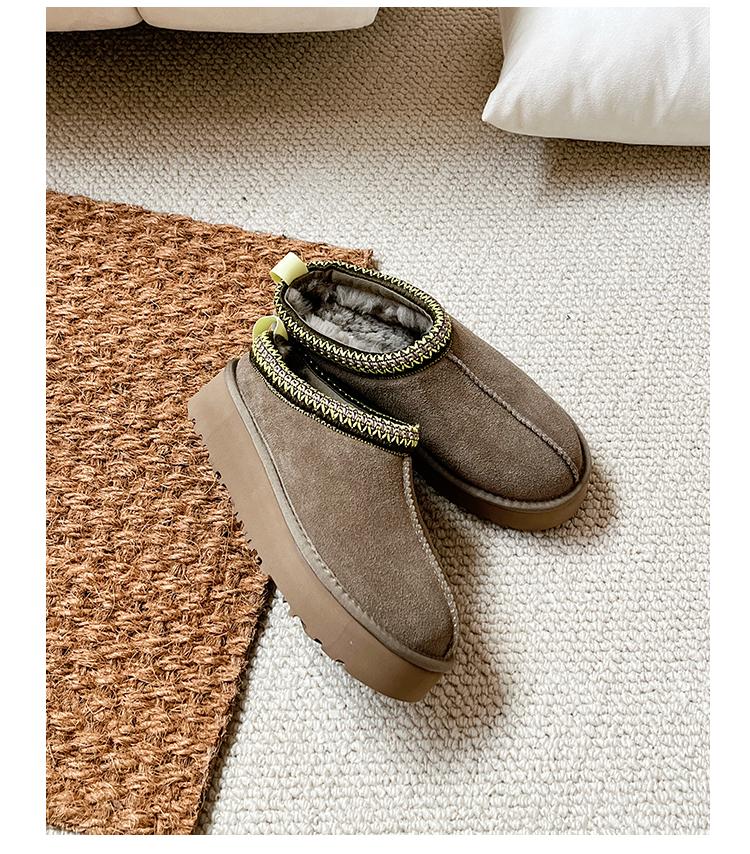 Fashion Women's Winter Boots with Thick Soles Ethnic Snow Boots Wool Slippers 2025 New Winter Sheepskin Wool Integrated Women's Shoes