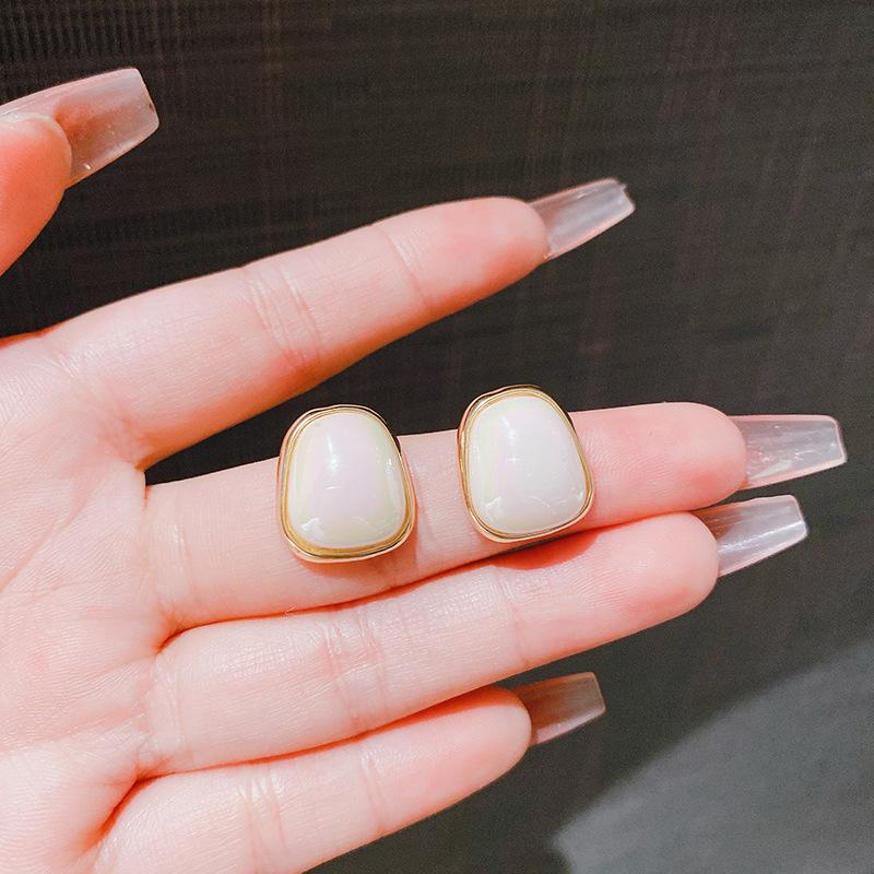 French retro simple geometric square earrings niche high-end fashion stud earrings women's new earrings