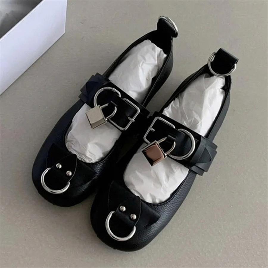 

2025 Новые женские балетки Металлическая пряжка Декор Лоферы для ходьбы Женские Мэри Джейн Дизайнерский замок Эспадрильи Уличная плоская обувь 35 чёрный