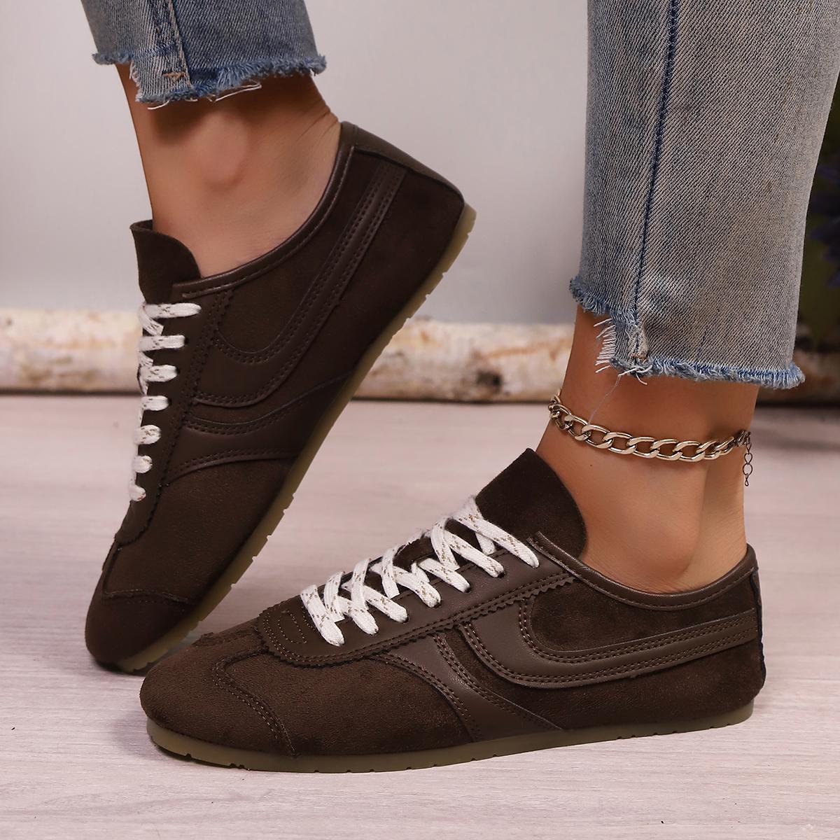 

New Women Sneakers Outdoor Comfortable Sneakers Women Fashion Flat Lace-up Retro Large Size Shoes Women De Mujer 36