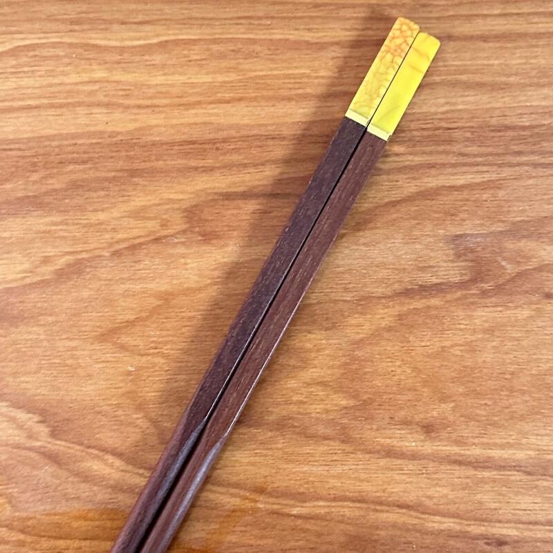 

Zuo Zhi Xun Chicken Wing Wood & Red Sandalwood Chopsticks Set