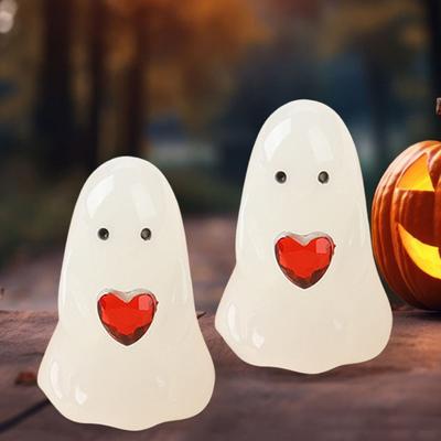 1/2Pcs Estatueta de fantasma de coração de amor que brilha no escuro Ornamento de fantasma pequeno Estátua de fantasma branca em miniatura de Halloween Decoração de mesa de jardim Ornamento
