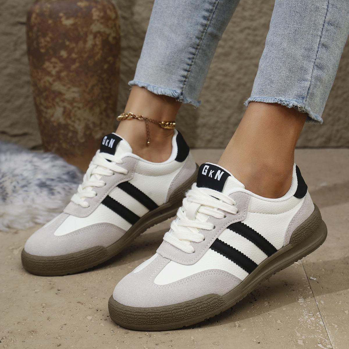 

Женские кроссовки Новые большие тренировочные кроссовки Женские легкие дизайнерские туфли Мягкая подошва Спортивные туфли для отдыха на плоской подошве Женские 35 чёрный