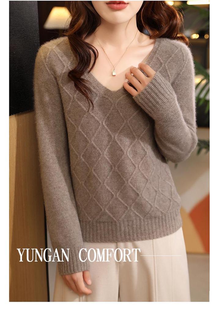 Autumn/Winter 2025 Women's V-Neck Wool Jacquard Aran Cable Knit Sweater