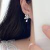 Sweet and Cool Wind Irregular Flower Stud Earrings Women's Year New Niche Design Senior Cold Wind Earrings