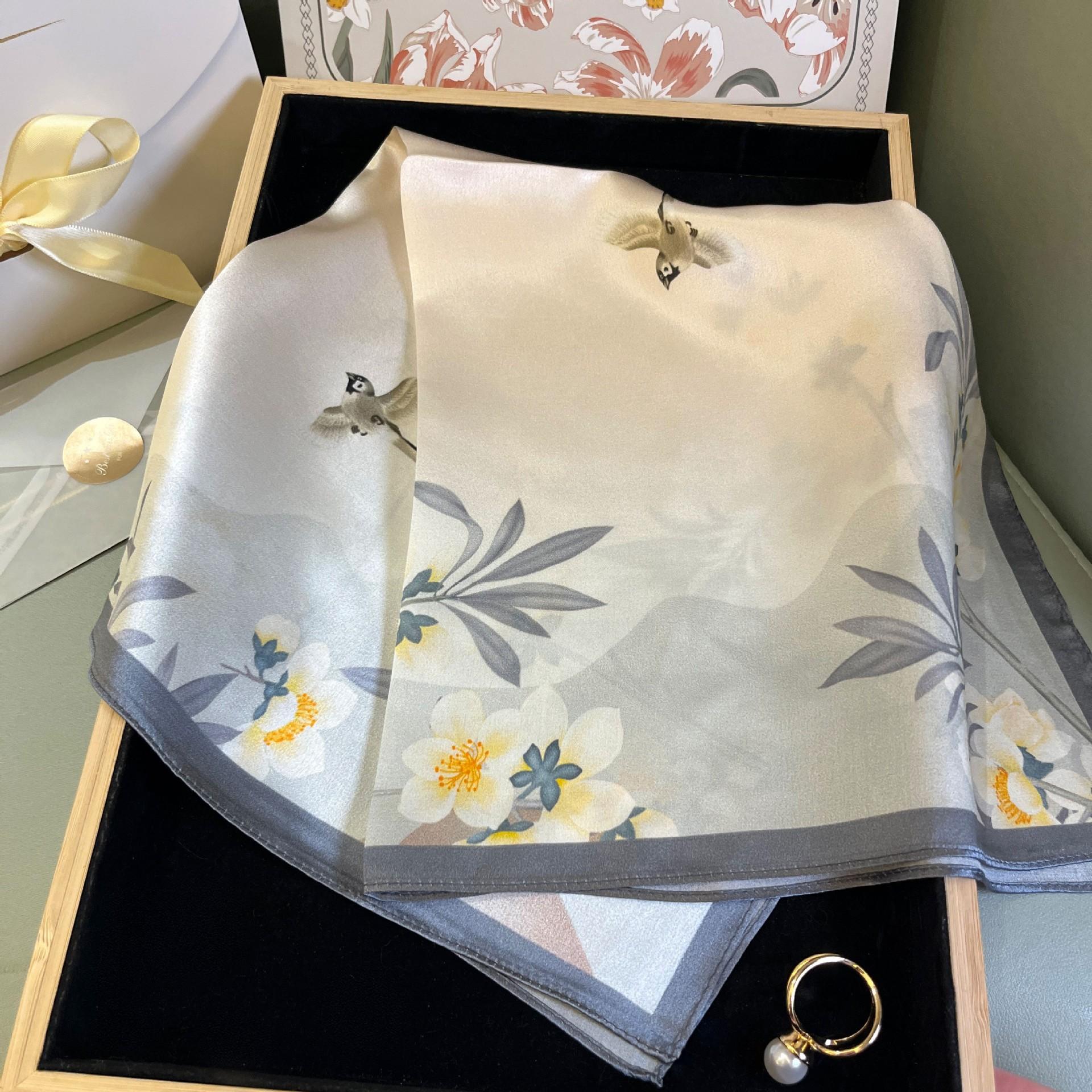 Light luxury 100% mulberry silk square scarf fashion temperament silk silk scarf high sense silk scarf versatile scarf scarf shawl 53