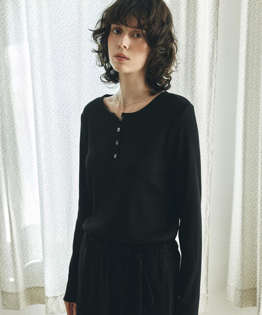 Banwonateullie A3571 Essential Henley Neck T-Shirt_Black
