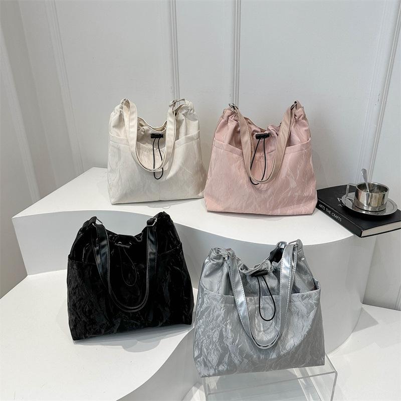 2025 New Temperament Fashion Design Single Shoulder Crossbody Foreign Style Solid Color Retro Fresh Underarm Texture Tote Bag