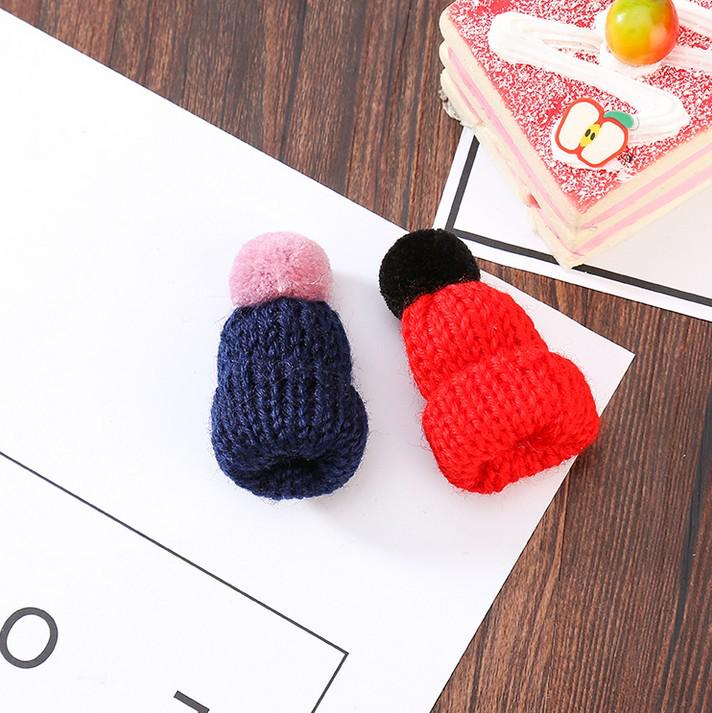 Korean Handmade Woolen Christmas Hat Brooch - Cute Pin Accessory for Women and Children