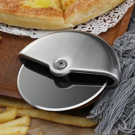 Stainless Steel Pizza Cutter Wheel Easy Cut Butter Spreader Rust-Resistant Rolling Slicer for Pies Pastries Flatbreads Essential Kitchen Baking Tool