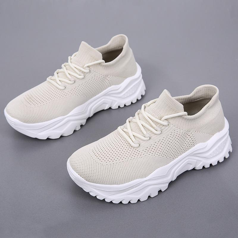 

Повседневная женская обувь большого размера весна и лето новая спортивная женская обувь из летучего трикотажа, ленивая обувь на платформе на один педаль, обувь для мамы, сетчатая обувь 35 бежевый