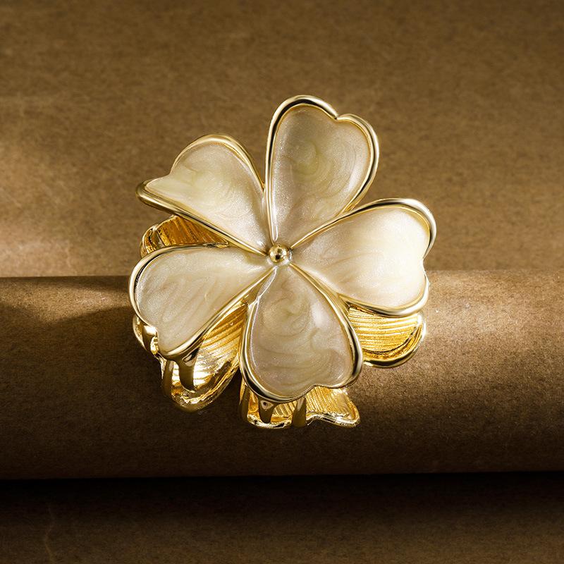 Five-petal flower hairpin, small-sized female style hairpin with a clasp, shark clip hairpin headpiece