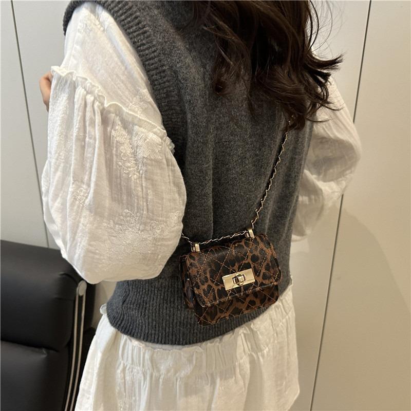 Niche design casual simple personality fashion trend small square bag autumn new women's shoulder messenger bag