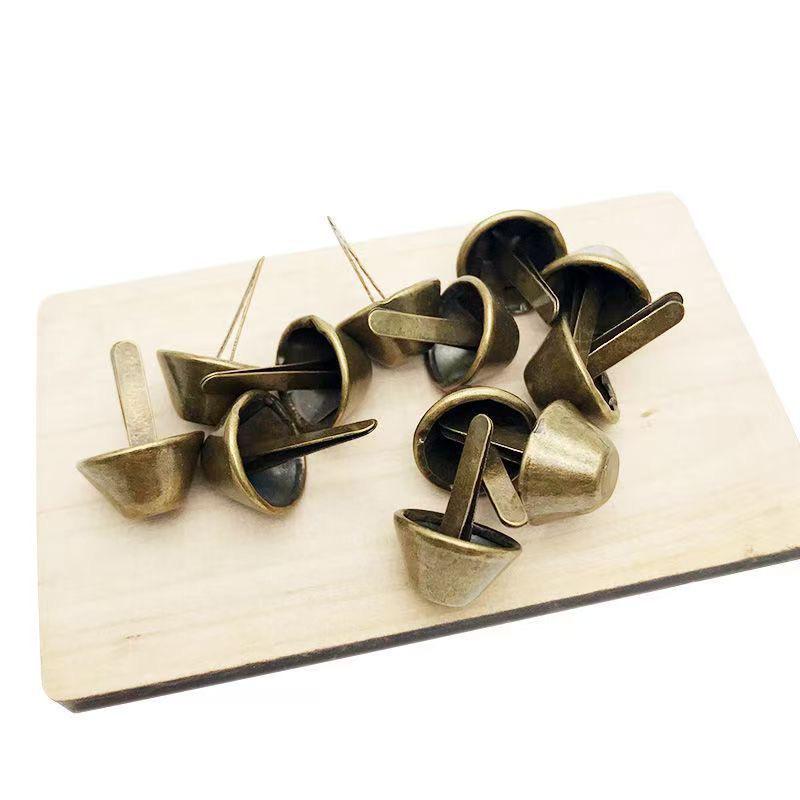 

Двойные ножки Конусообразная кожаная сумка Шипы: Сделай сам Грибковые пуговицы-гвоздики и украшения для донышек сумок ручной работы.